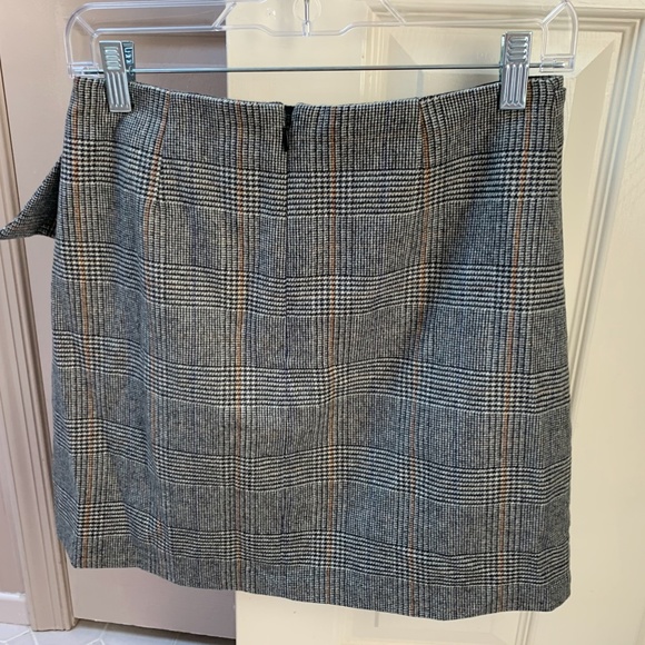 Plaid Mini Skirt w Tie - Picture 2 of 2